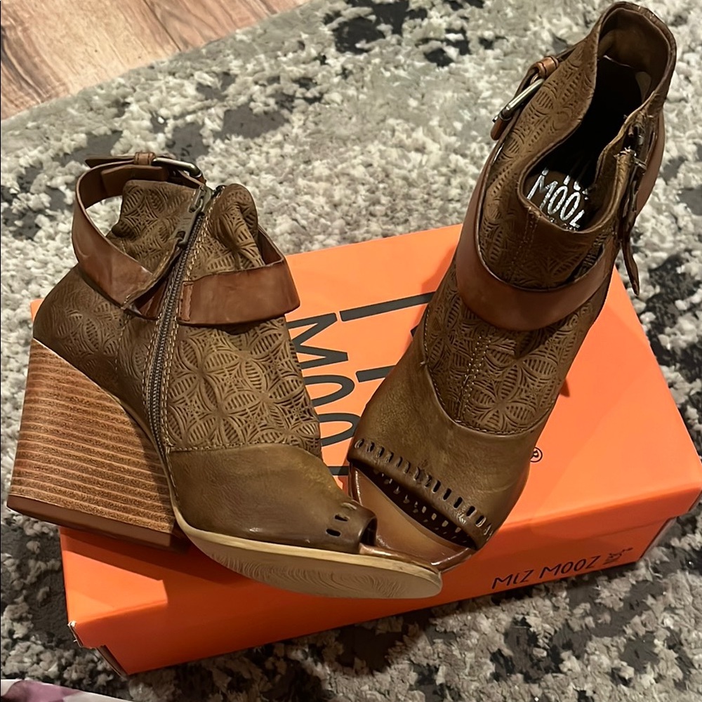 New! Miz Mooz Kahlo Brown Wedge Ankle Booties